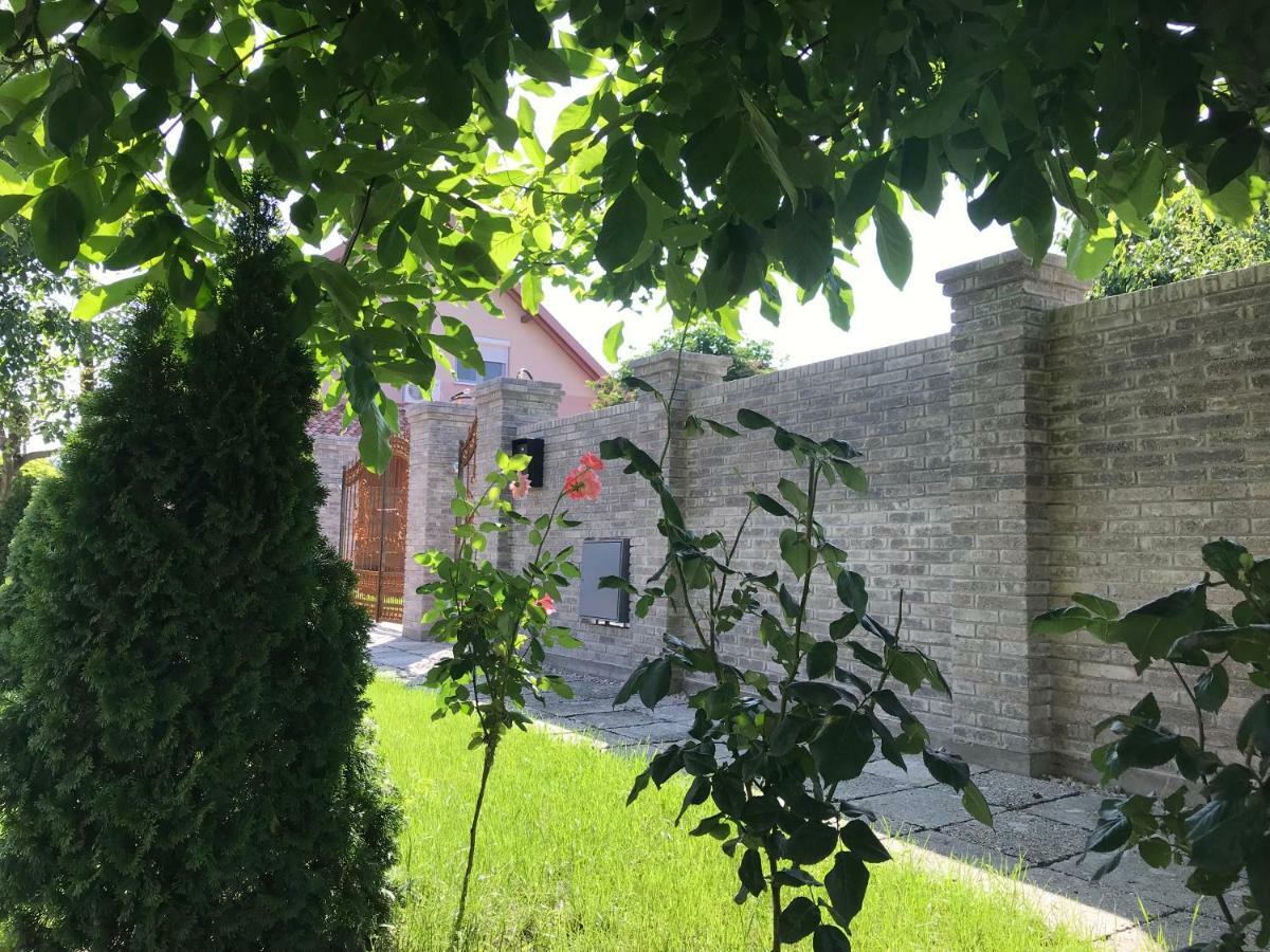 Eden Apartman Algyo Exterior foto